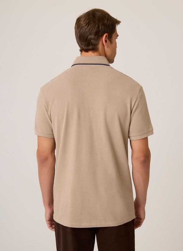Polo Regular Fit Masculina Gola Favo Frisos Bege Elegante