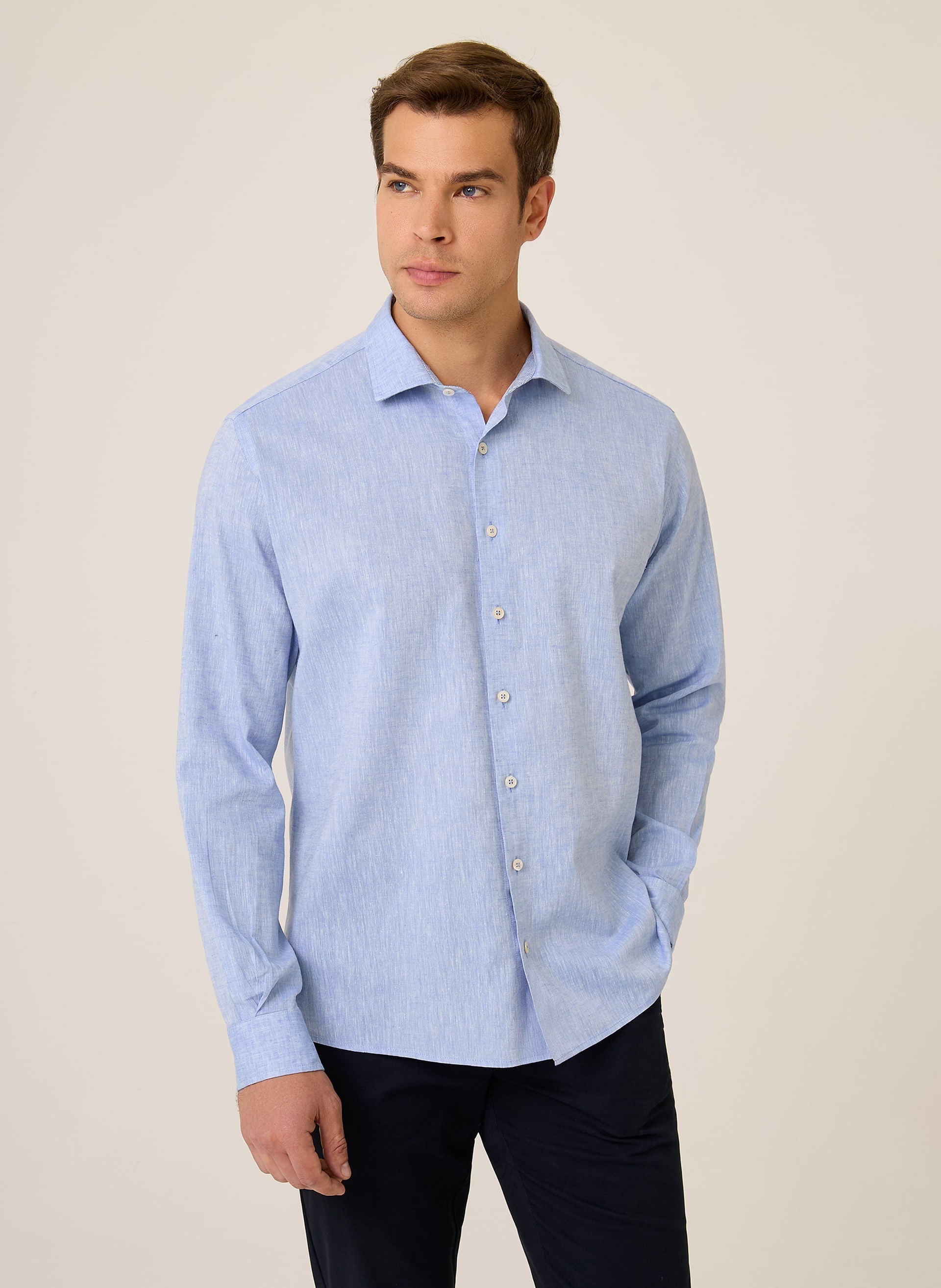 Camisa Slim Fit Masculina em Linho Misturado Azul Claro Confortável