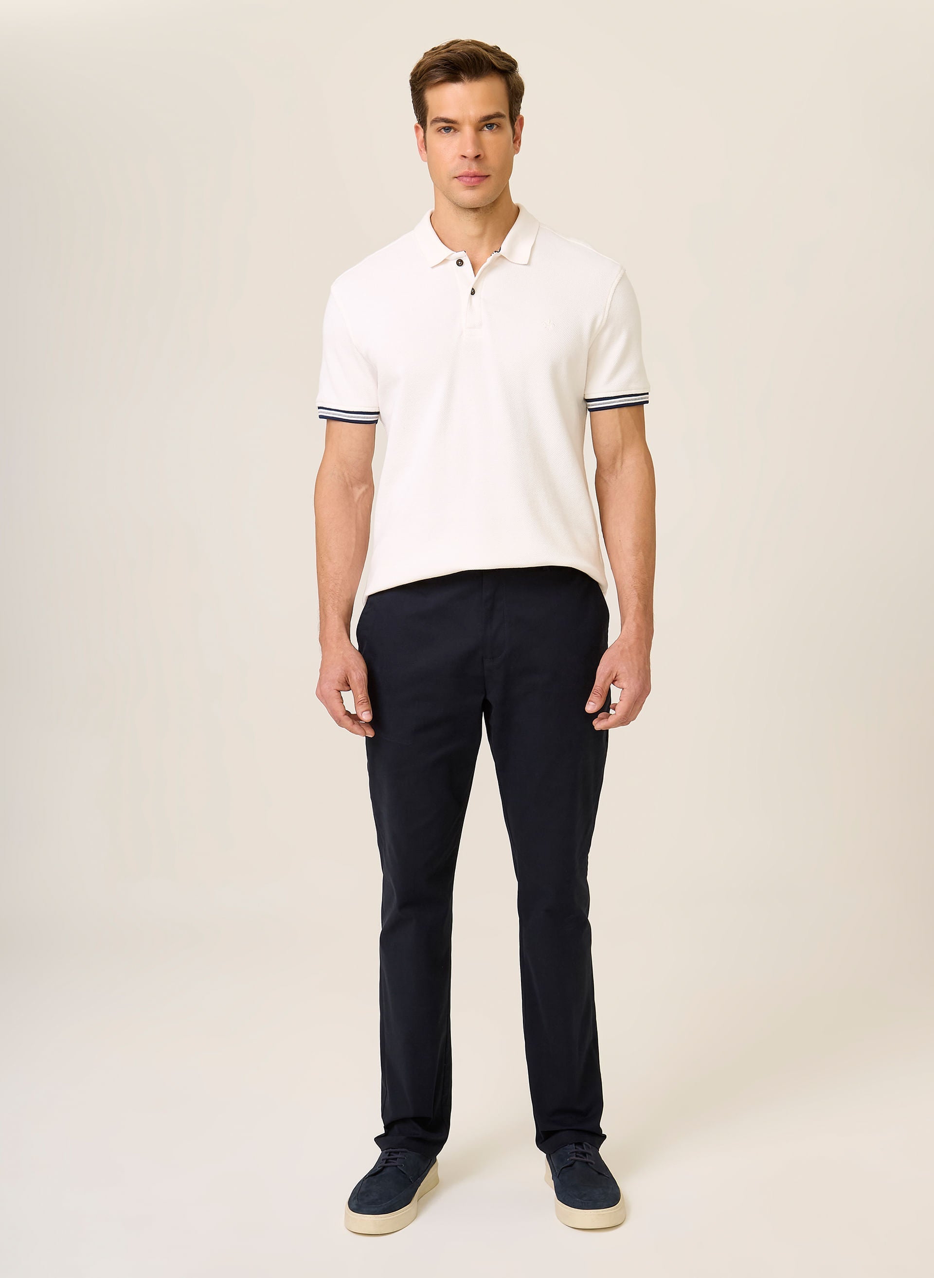 Polo Regular Fit Masculina com Punho Contraste Favo Off White