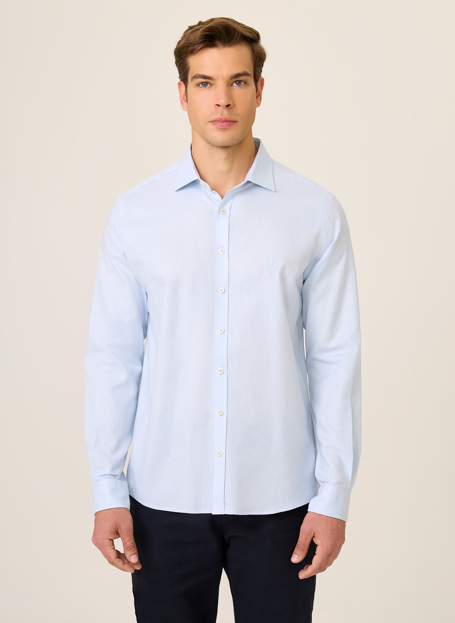 Camisa Masculina Slim Fit Oxford Lisa Azul Claro Confortável