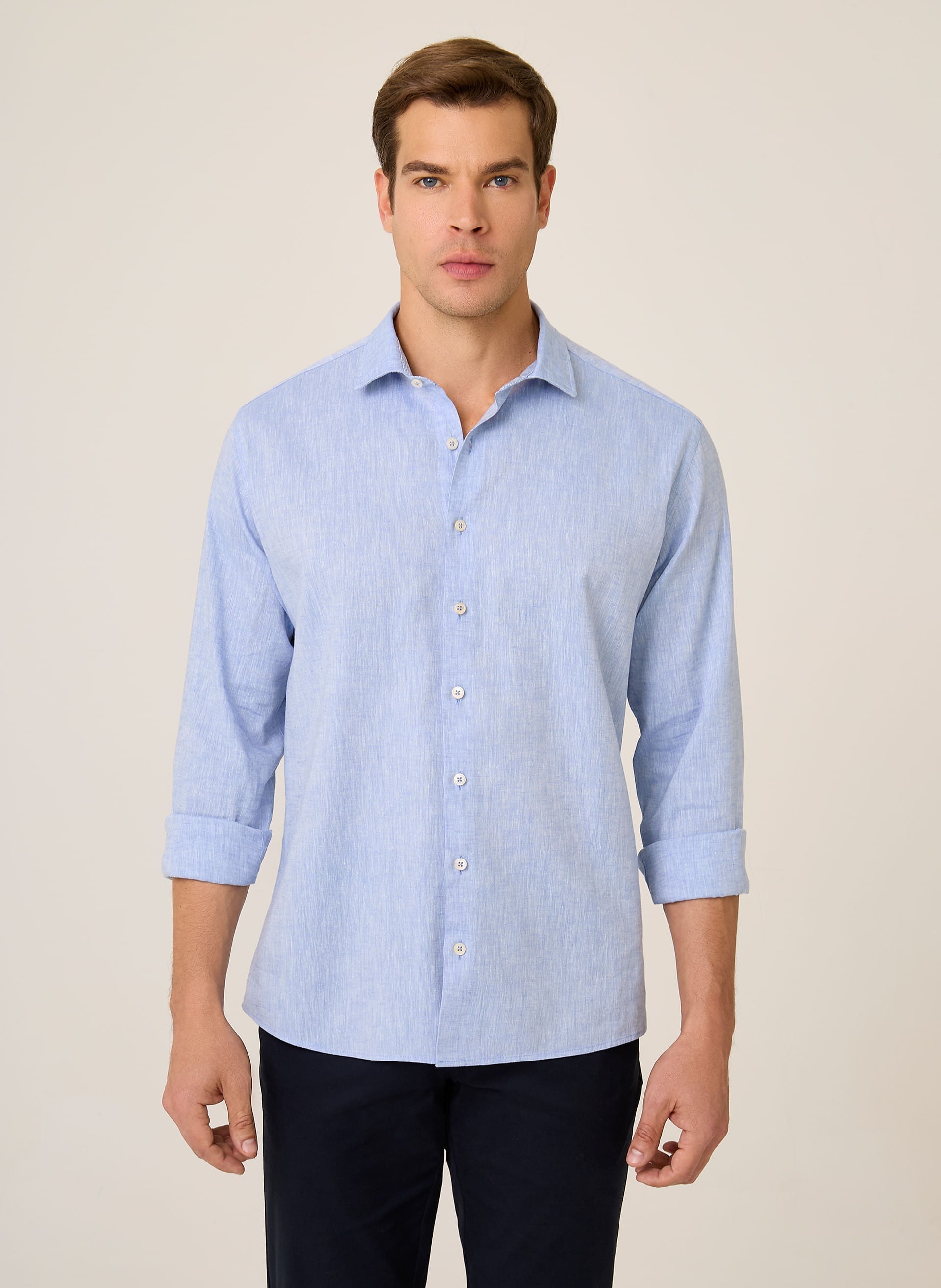 Camisa Slim Fit Masculina em Linho Misturado Azul Claro Confortável