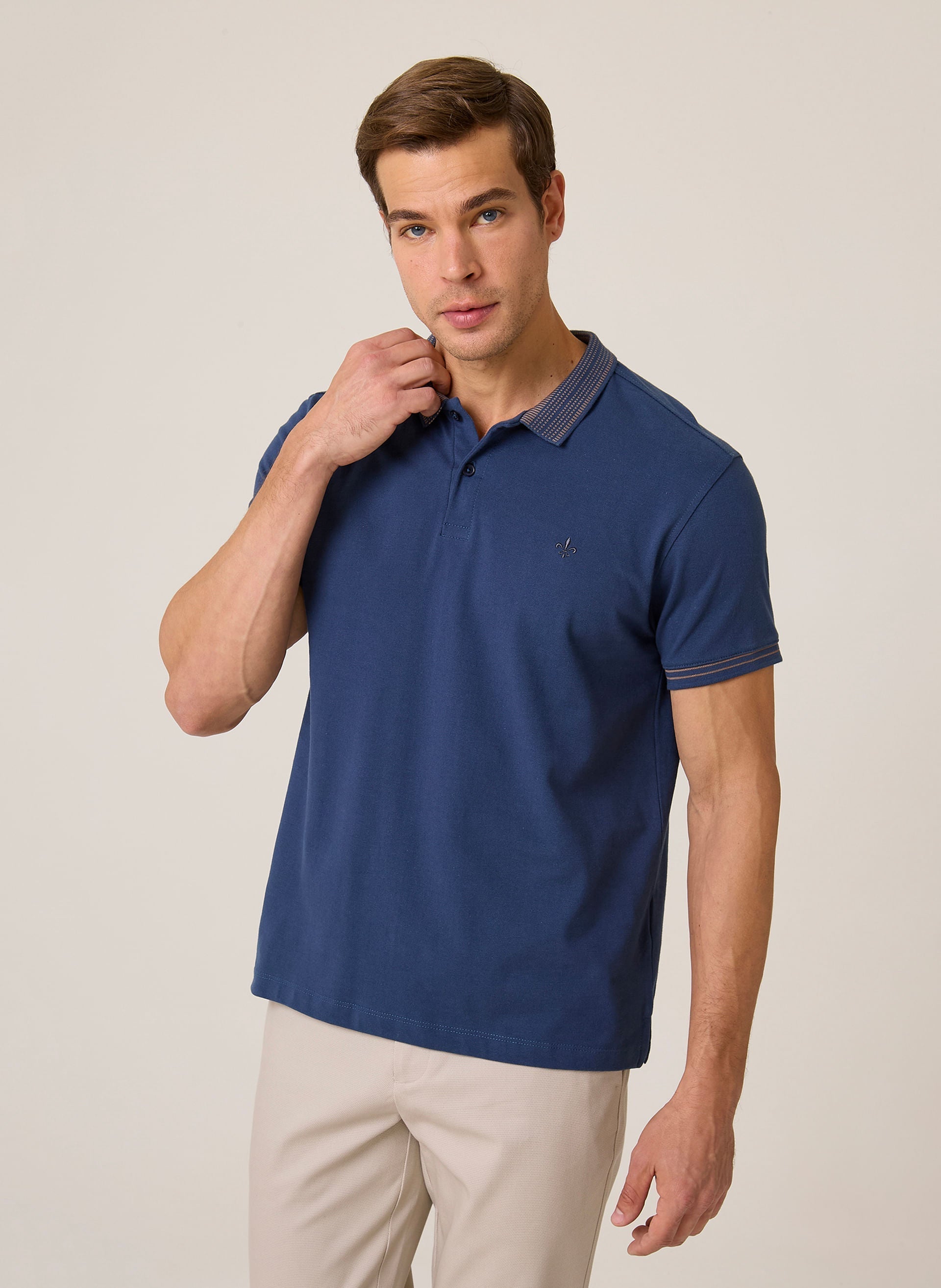 Polo Masculina Regular Fit Piquet com Gola Jacquard Azul Marinho