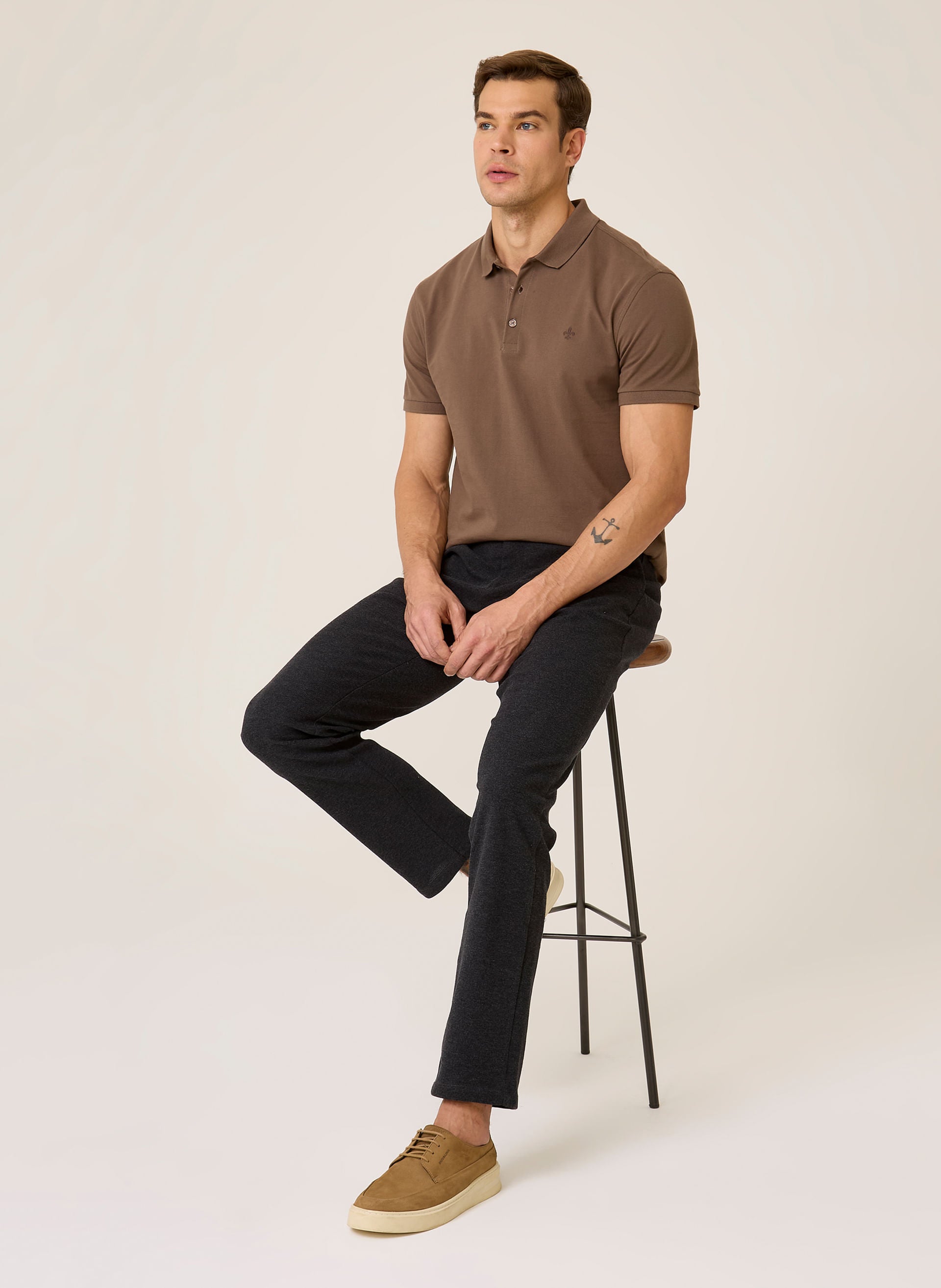 Polo Regular Fit Essential Básica Masculina Marrom Médio Confortável